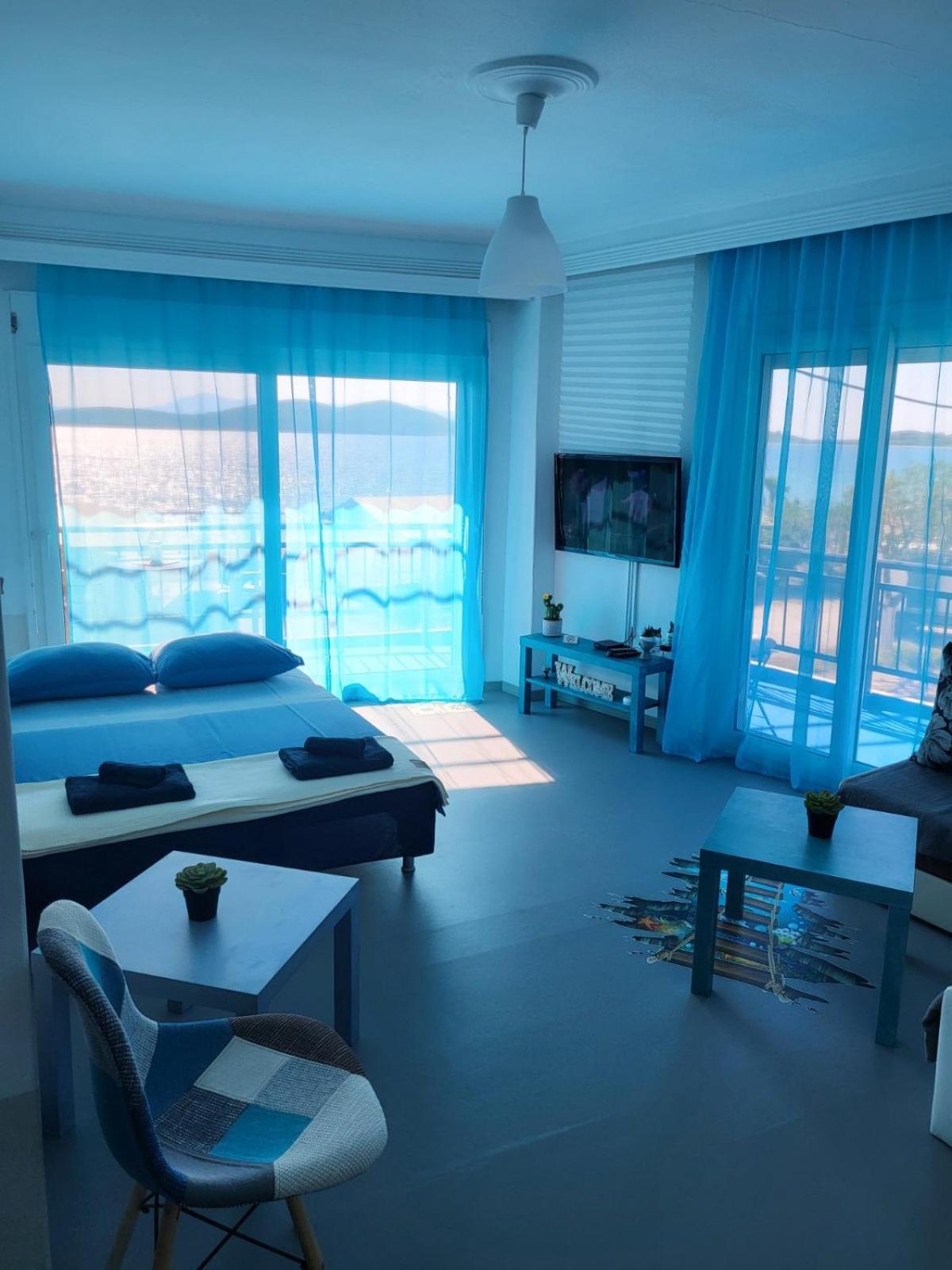 Upper Deck Apt. Apartment Nea Peramos  Ngoại thất bức ảnh