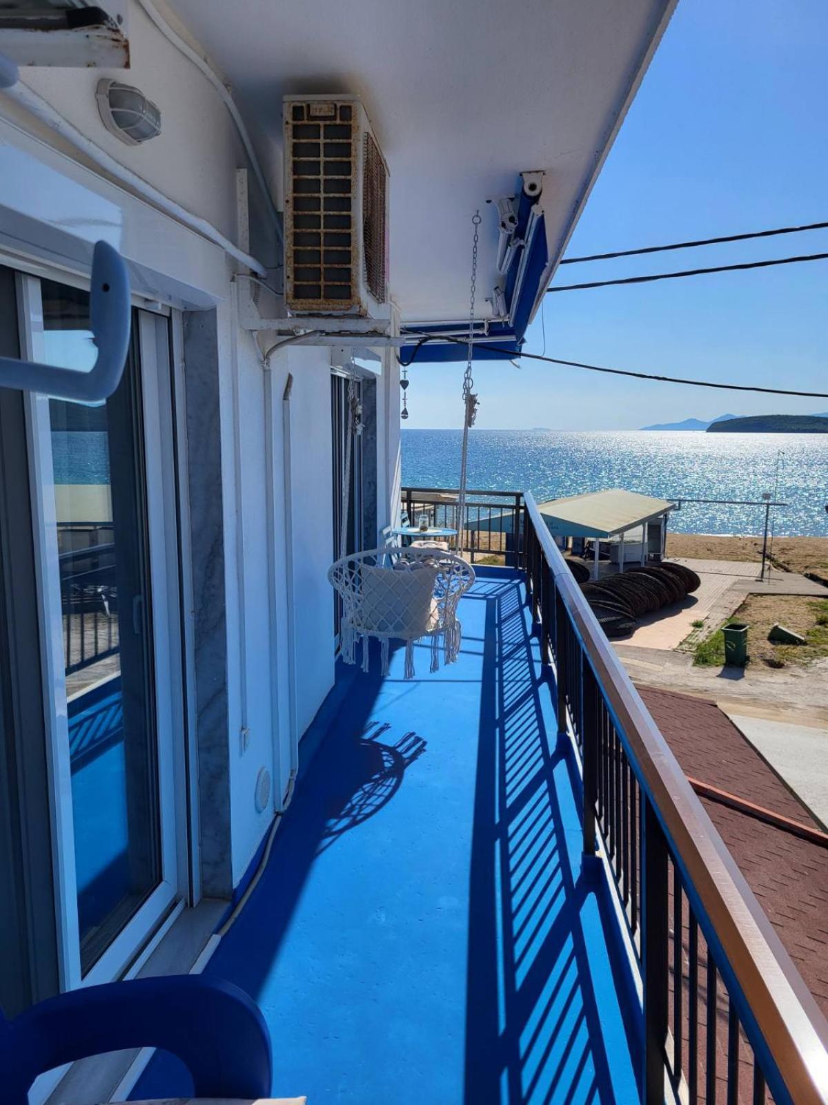 Upper Deck Apt. Apartment Nea Peramos  Ngoại thất bức ảnh