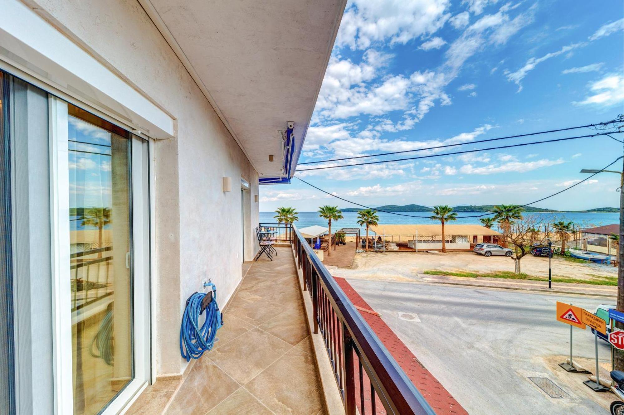 Upper Deck Apt. Apartment Nea Peramos  Ngoại thất bức ảnh